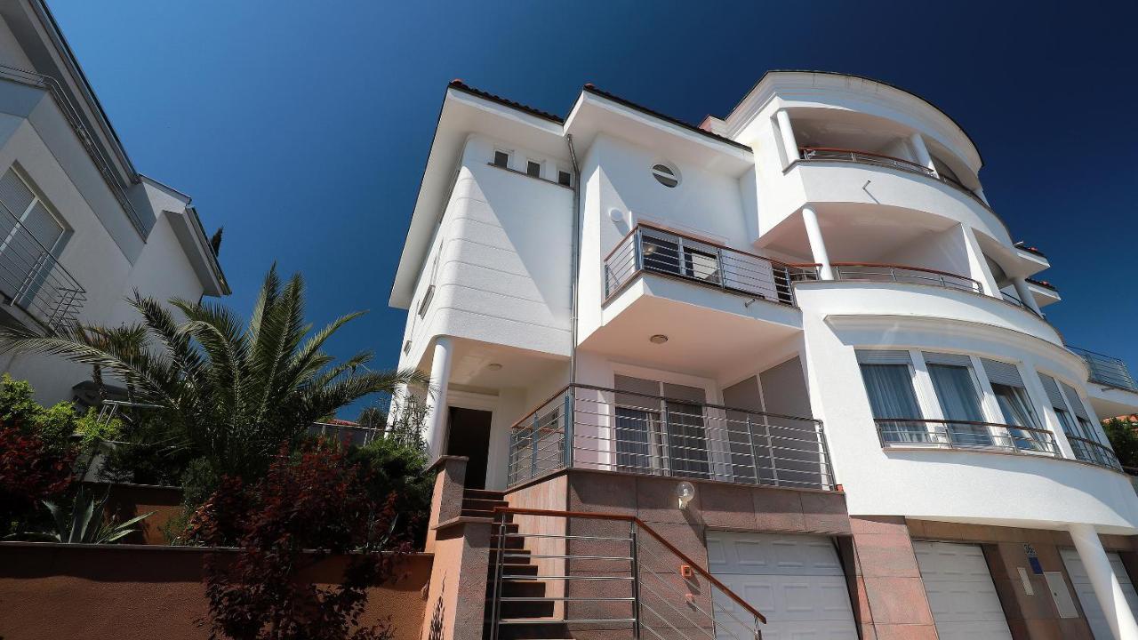Sea View Apartment In Ičići Exteriér fotografie